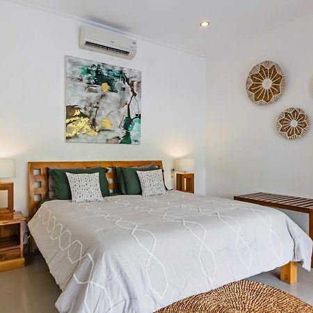 Adorable 1Br Villas In The Herat Of Seminyak Kültér fotó