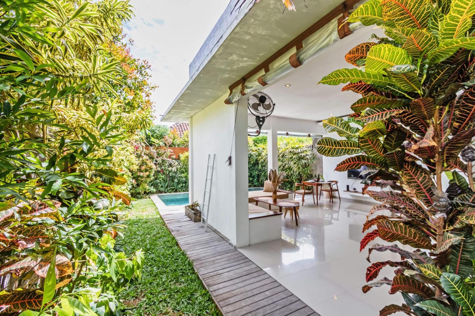 Adorable 1Br Villas In The Herat Of Seminyak Kültér fotó