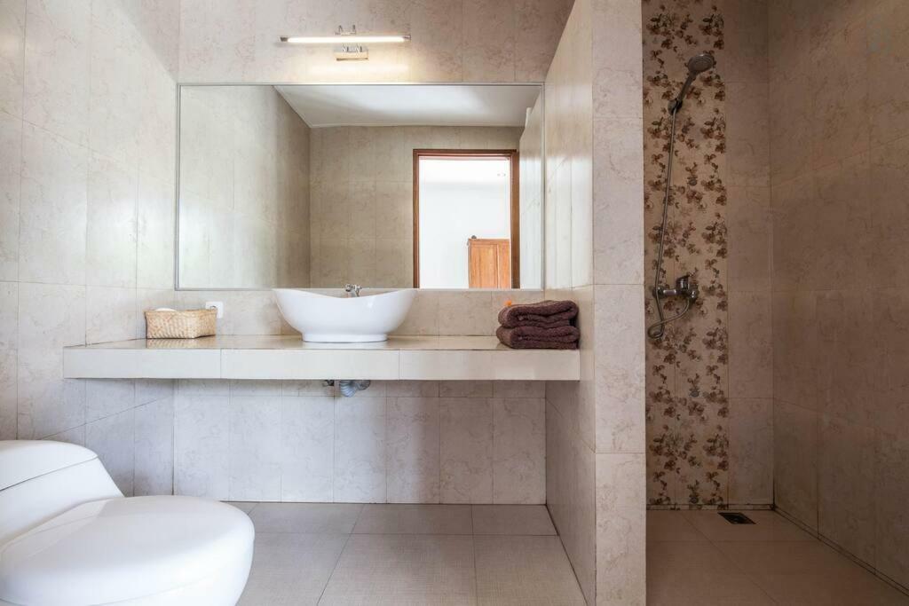 Adorable 1Br Villas In The Herat Of Seminyak Kültér fotó